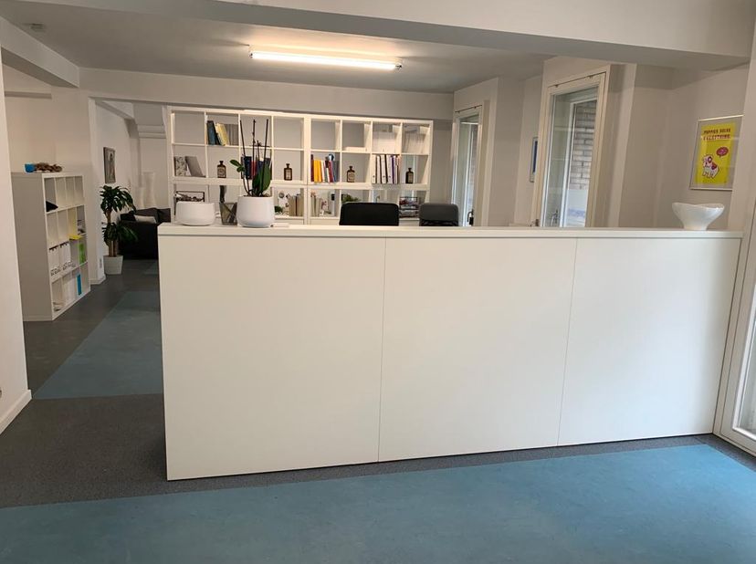 Handelspand/kantoor op drukste invalsweg van Hasselt. Deze topligging is juist buiten de kleine ring en recht tegenover de Parking Astrid en op wandel